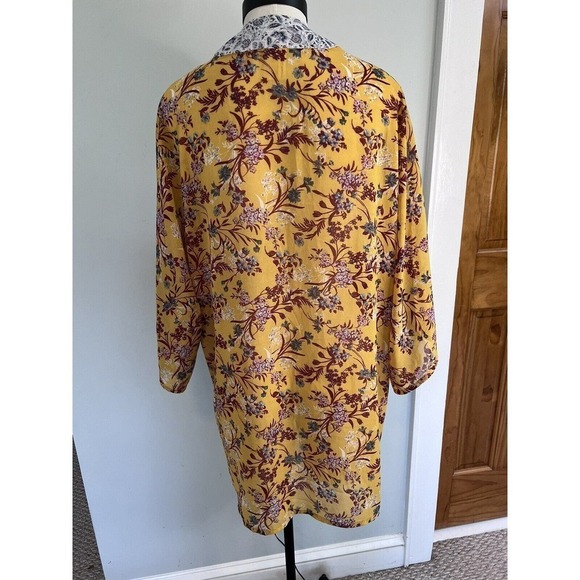 Japna Women’s Kimono Topper Cardigan Yellow Floral Hawaiian Beach Cruise Coverup - Picture 3 of 5
